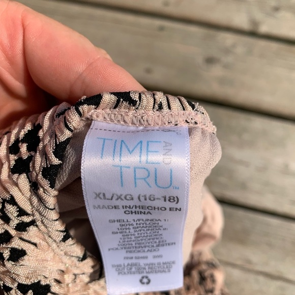 💛 Time and Tru Womens XL Black & Tan Textured Leopard Print One Piece Swimsuit - Picture 2 of 6